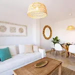 Jabega - 4 Minutes From The Apartament